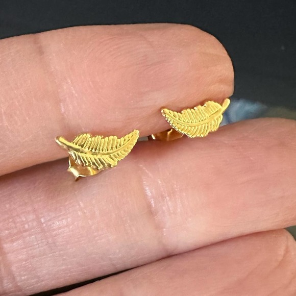 14k Gold Vermeil Leaf Stud Earrings - Picture 8 of 8